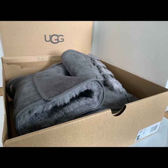 UGG Leather Boots - Picture 15 of 16